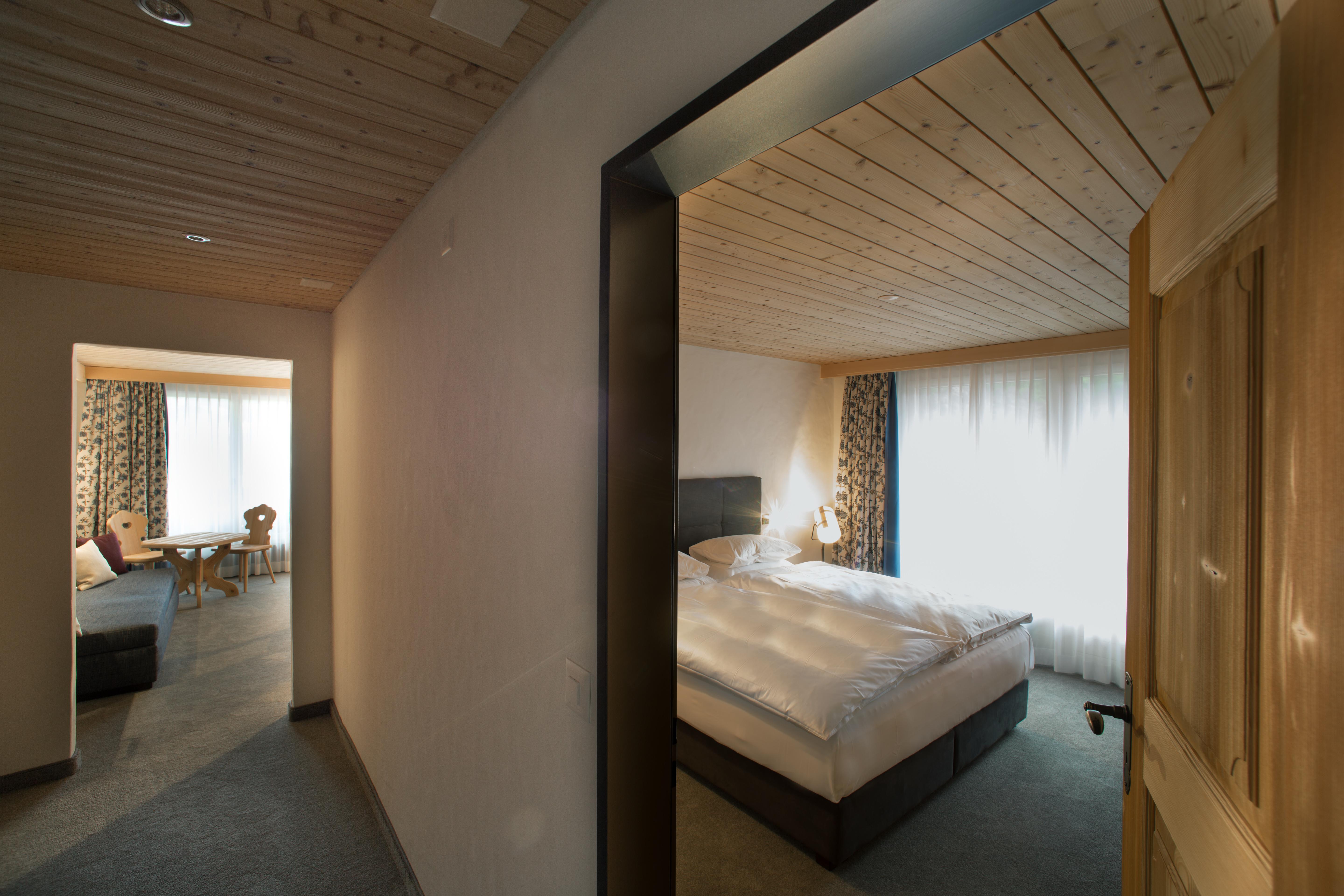Bernerhof Swiss Quality Hotel Gstaad Ngoại thất bức ảnh
