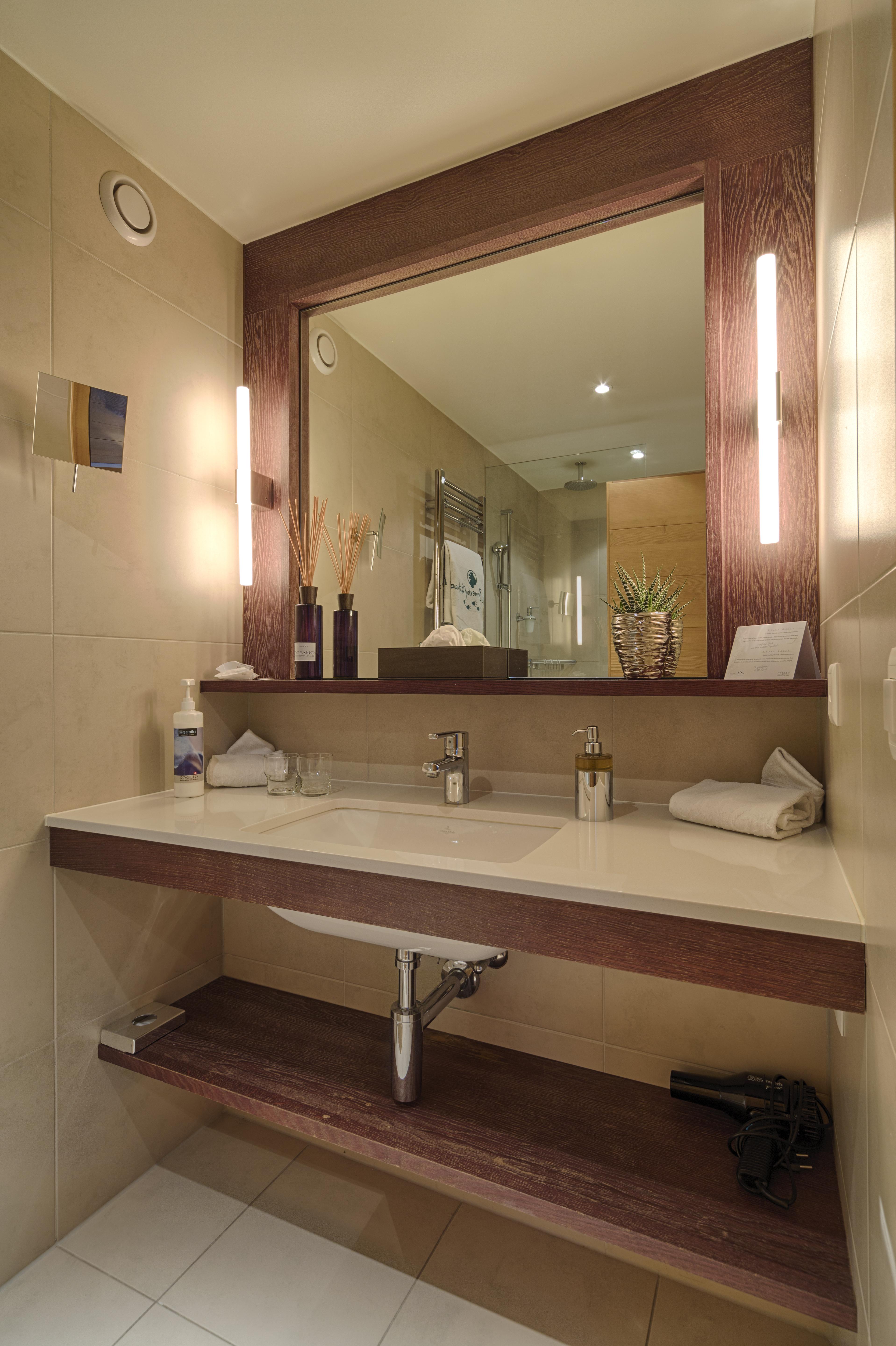 Bernerhof Swiss Quality Hotel Gstaad Ngoại thất bức ảnh