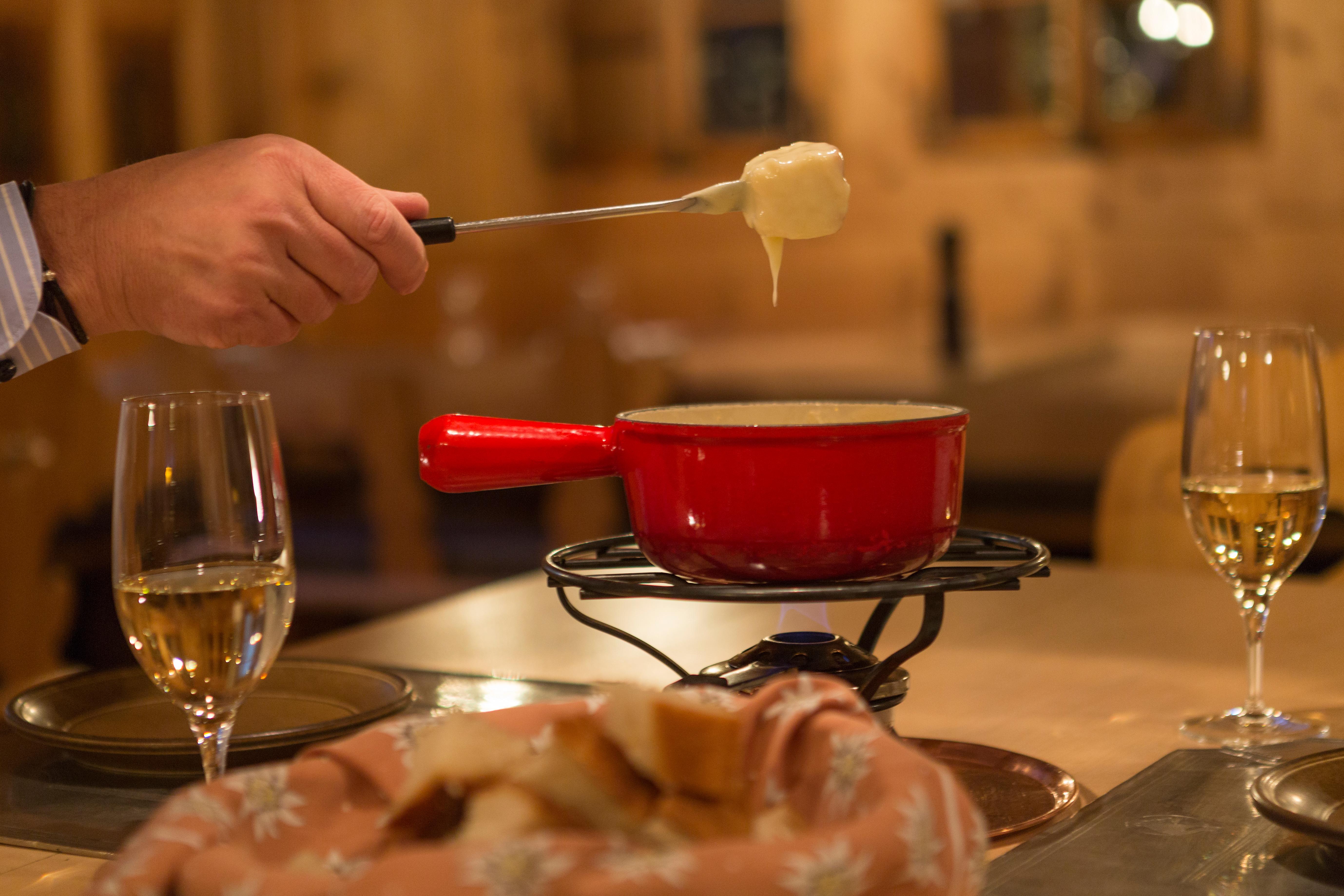 Bernerhof Swiss Quality Hotel Gstaad Ngoại thất bức ảnh